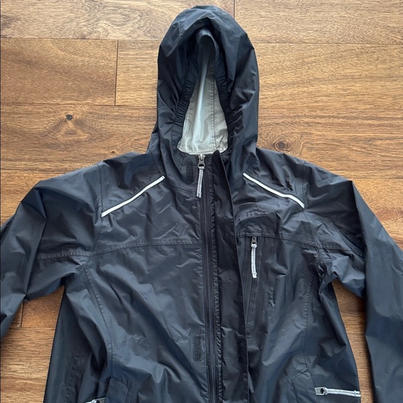 L.L. Bean Black Rain Jacket - Picture 4 of 6